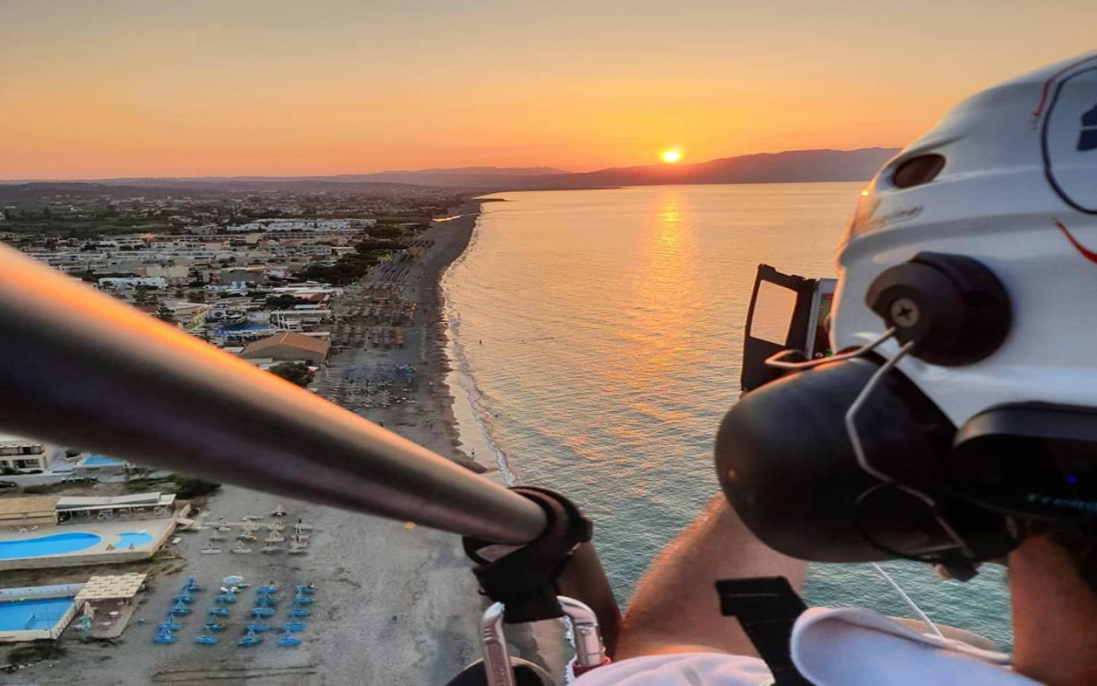 Escapetrip by paragliding Crete power fly